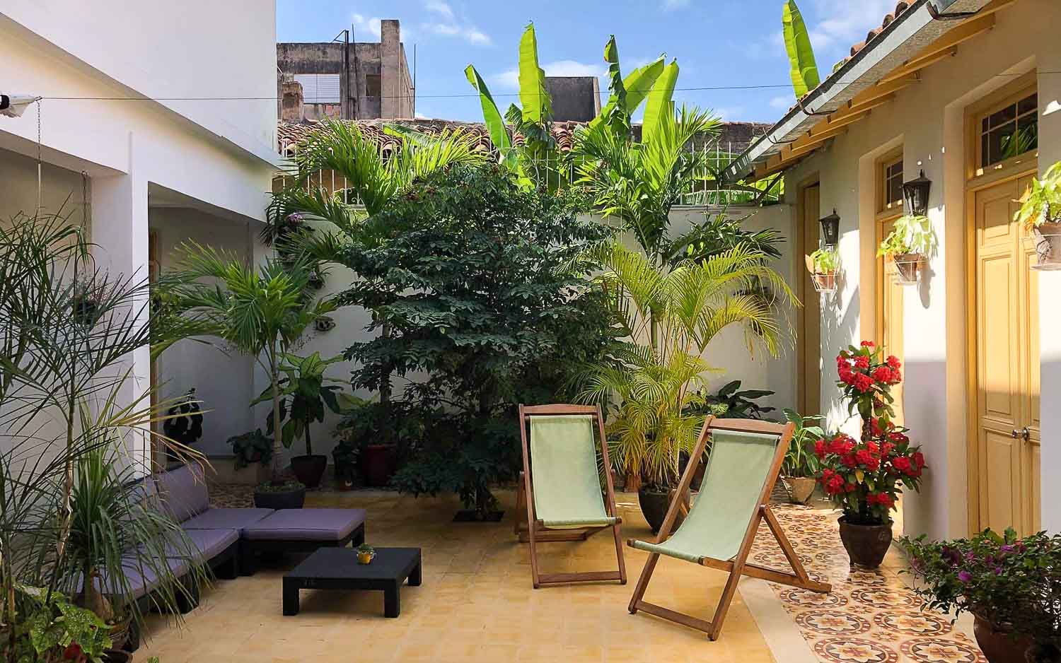 Unser Patio ist eine grüne Oase der Ruhe in unserem Casaparticular in Camagüey